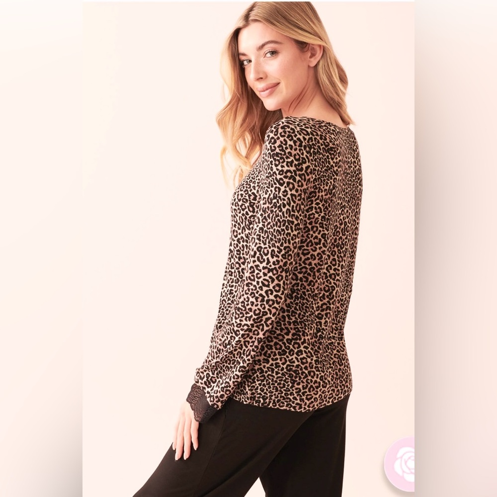 La Vie en rose Sz M  Soft Jersey Long Sleeve Shirt “Love” leopard print - Picture 2 of 7